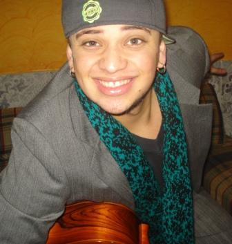 Sou Músico, Arranjador e Produtor Musical. Violonista, Cavaquinista, Guitarrista, Cantor e Compositor.