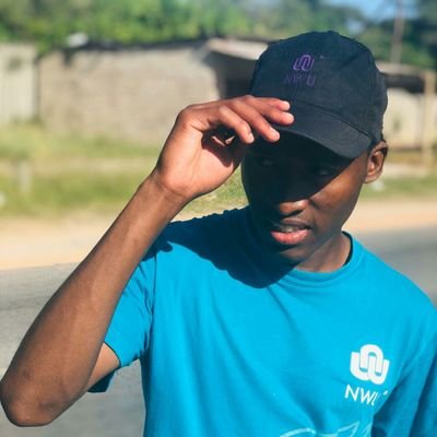 🎀I'm Very calm, like to make new friends and I don't mind what people say about me I mind what I say about myself 😊💯 Studying B.A Communication @NWU vaal🎀
