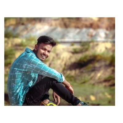 AdityaA96851196's profile picture. it's your life make it large 🤞