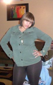 im me! love 2 have fun enjoy life & im 4rm the city of angels :-)