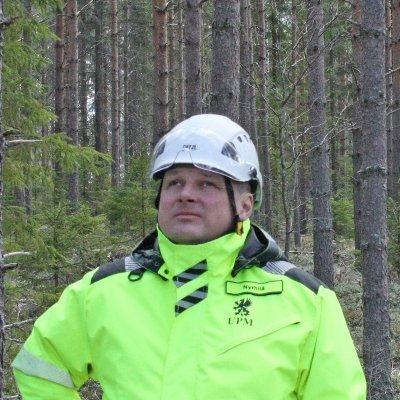 Metsäasiakasvastaava, UPM-Kymmene. Lakeuksilta monen mutkan kautta Keski-Suomen saloille tupsahtanut maalaispoika. Mielipiteet ja erilaiset tuumailut ikiomia.