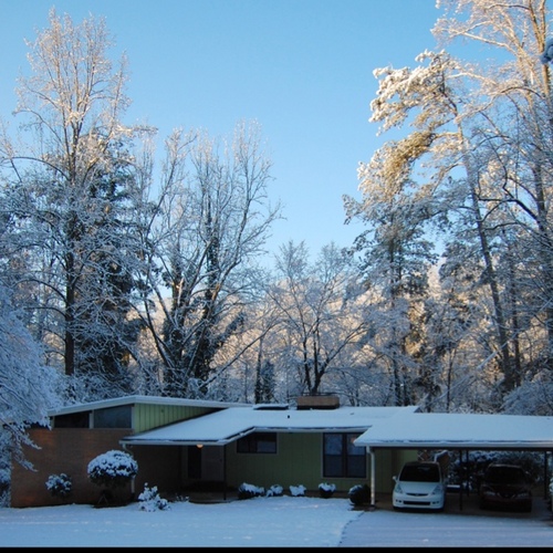 mcmonsterblog's profile picture. the official twitter feed of http://t.co/UWdgW6R5! (run by @ZombieJP and @uberleslie)