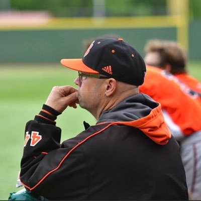 An old, fat, bald, diabetic JUCO baseball coach for 38 years at Neosho County CC in Kansas @goneoshobasebal. https://t.co/knCP9ZJtua
