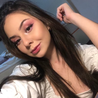 mari_lamounier's profile picture. 