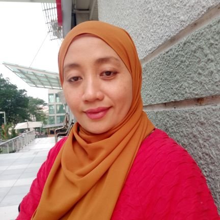 Nuraini69397962's profile picture. simple