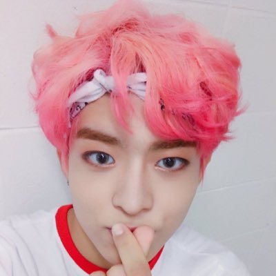 Sending daily uwu's with Subin's pink hair #VictonThings