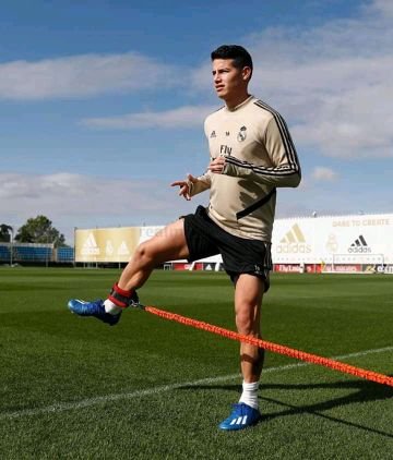 MameThi73253251's profile picture. j'aime beaucoup le travail et de réussite de ma vie