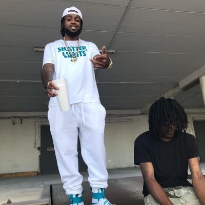 DavidHa61744262's profile picture. shipping and retailing always opened for biz