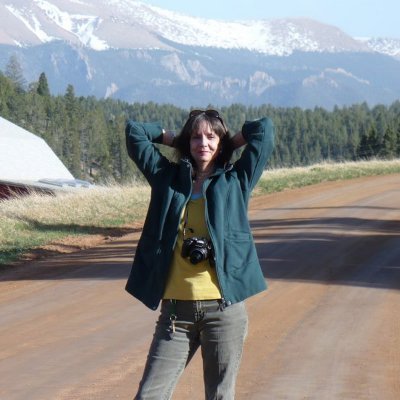 Inclined to think deeply & smile about many things: Nature, Music, Wildlife, Poetry, Art, Tech, Space & more. We are all connected in the quantum world.