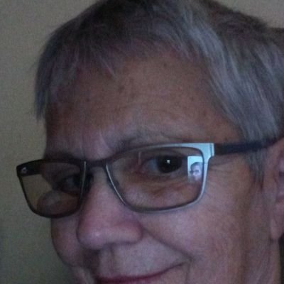 ClaudiaGomesGu1's profile picture. 