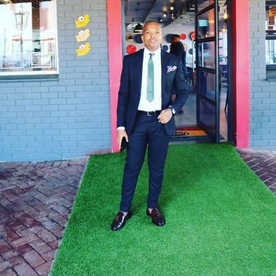 kwazitheo's profile picture. never criticise,always build🇿🇦