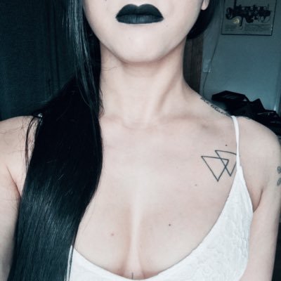 goth goddess. ☼ libra ☾ libra ↑ virgo. creator of https://t.co/qRtztsA54w and https://t.co/ptMoBquXqh.