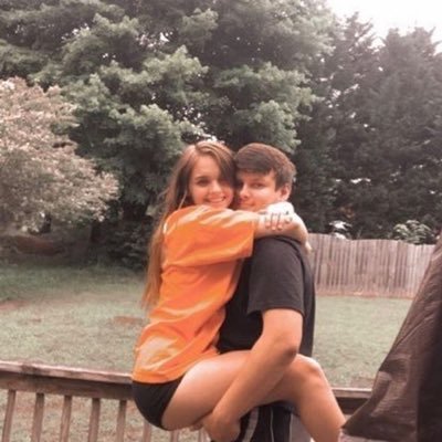 LCHS cheerleader ⚪️
SENIOR 2021
Zach Hokkanen (06-25-19)
Snap~ bryanncline02
Insta// bryanncline_