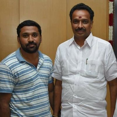 Dinesh12687's profile picture. 