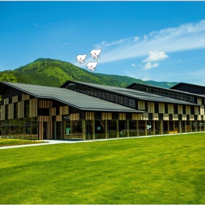 雲の上の町、高知県梼原町にある☁雲の上の図書館☁(梼原町立図書館)
の公式アカウントです。2018.5.26オープン。
図書館の魅力や情報を発信していきます。
*お問い合わせは別途手段でお願いいたします。
コメントへの返信は行っておりません。ご了承ください。