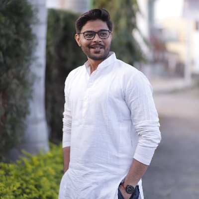 the__gentle_man's profile picture. असामान्य रूप से सामान्य आदमी अपने समय को सालो से यहाँ बर्बाद करते हुए, किसी ज्योतिषी ने कहा था तुम्हारी वजह से लोग कमाएंगे तो ट्विटर को भी मौका दिया जाए ।