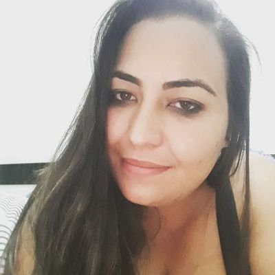 Gosto do modo carinhoso do inacabado, do malfeito, daquilo que desajeitadamente tenta um pequeno vôo e cai sem graça no chão.