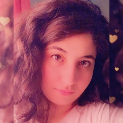 ellareads96's profile picture. 