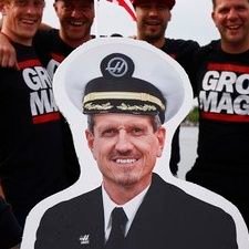 The most random images of the most random moments of #F1.
Contributions to the DM