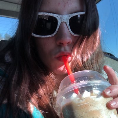 emily_alizebeth's profile picture. chances are if you call me Emily you don’t fuckin know me🤷🏻‍♀️ stay humble