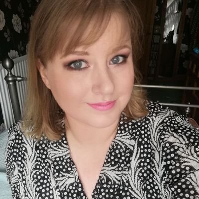 Jennywren_7's profile picture. Beauty blogger and Starbucks addict. Hi!