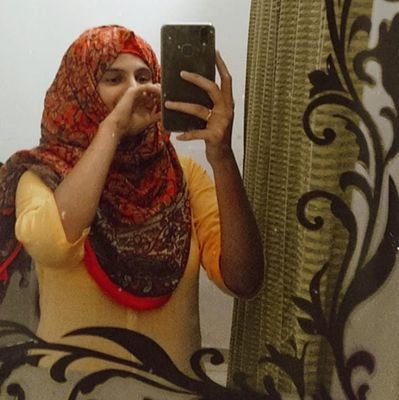 RaniyaRiyaz's profile picture. Nothing much🙃
