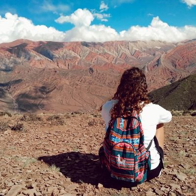 Me hice un twitter nuevo para parecer seria.
Tambien actúo.