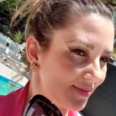 I have been learning about who I'm every day. We can talk about literary journalism, yoga, reiki, pilates and poetry, always =)