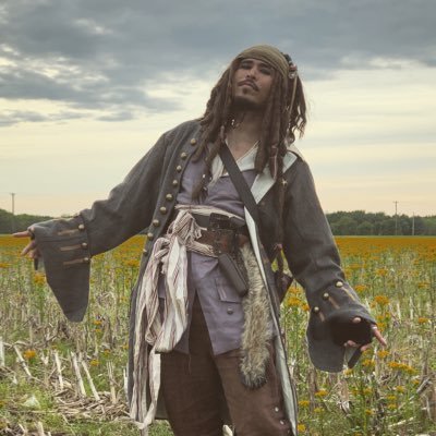 350K on tiktok Cosplayer• Foam smithing is life •Gamer •Anime lover Have you seen my Jack sparrow though?