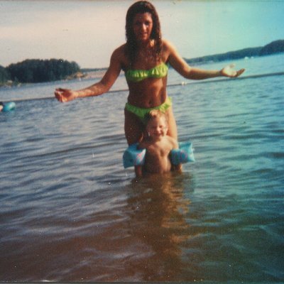 ShandsTania's profile picture. Hi, Iam Tania,love and gods blessings go out to you,and yours,You have made me being a 2 time survivior of cancer so inspiring! i want to live now ,before nooo!