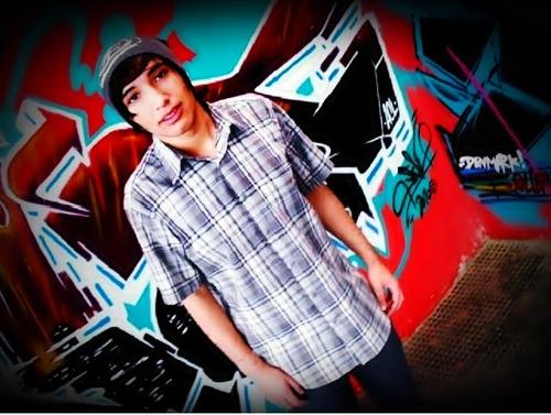 Representante da 1ªArte 
Twitter Oficial - @flaberaldi
siga @illustration_cl