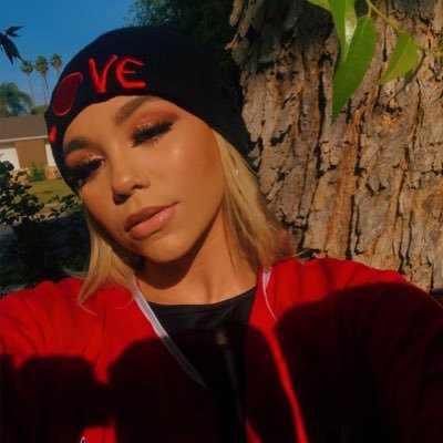 tarahannahpeter's profile picture. the faint pulse of a potluck #BLM