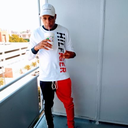 AllsReginald's profile picture. I STAY 10 STEPS AHEAD OF EVERY SITUATION 💚