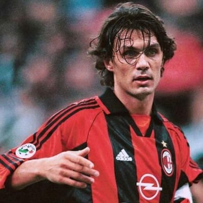 كاتب وناقد رياضي، مصمم رياضي، اكتب مايحلو لي ولا اهتم لآراء الآخرين. عش مدريديا أو مت بلا ميول ❤️
@A4mory