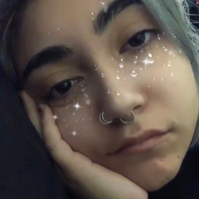 igancia_'s profile picture. Un día le pasó algo raro Sentía su cuerpo inflado No tuvo ganas de salir Sólo quería dormir