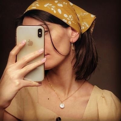 ما أجمل القدر أن يهديگ شخصاً يغنيگ عن الآخرين فقط 💌