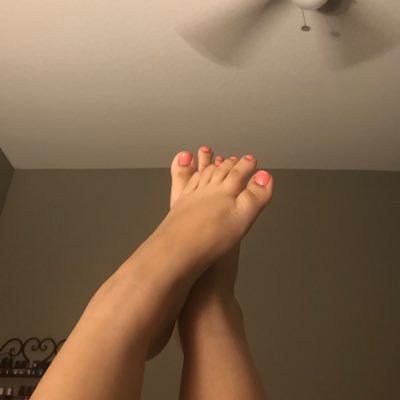 Dm for content or sub to my onlyfans!