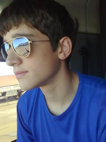 As vezes da vontade de desistir de tudo, ai eu lembro que não faço nada.