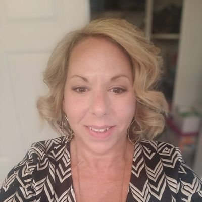 lelaniaa's profile picture. 