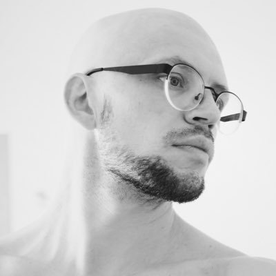 iserge's profile picture. me / mim