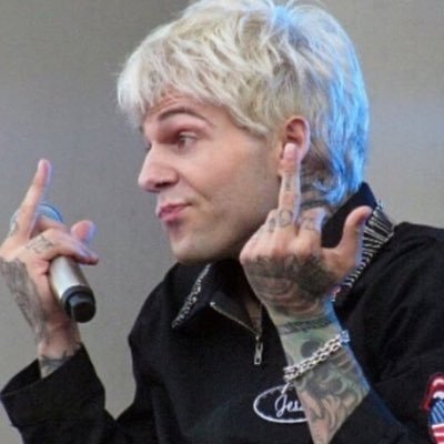 aesthra's profile picture. 