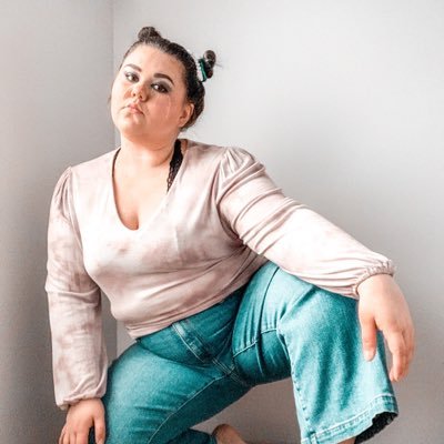 yeliahhughes's profile picture. 💜 this used to be a normal twitter. then i started stanning bts. 💜