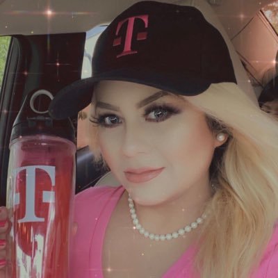 T-Mobile Retail Associate Manager, 7 Quarterly Star Award Winner, Winner Circle, Mom of 👧🏻🐶🐶#Magenta #TeamWorkMakesTheDreamWork