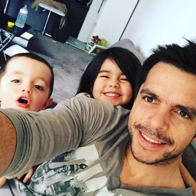 La vida en Twitter puede ser tu huella digital .... deja huellas positivas , no insultes y aporta ..... en todo es bueno ser TOLERANTE. Padre de Bruna y José Jr