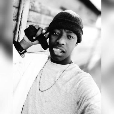 che_tafadzwa's profile picture. Is one of the most prolific graphic designers in Zimbabwean designing industry, also finding himself as a pencil artist and the owner of Tripple A Company.