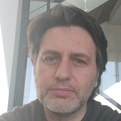 e_l_o_i_'s profile picture. Parlo poc, guaito més.
Enginyer