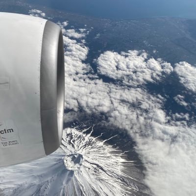 いろいろな航空会社の機内食をご紹介します。