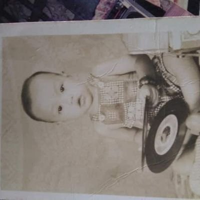 JosephineGuada2's profile picture. 