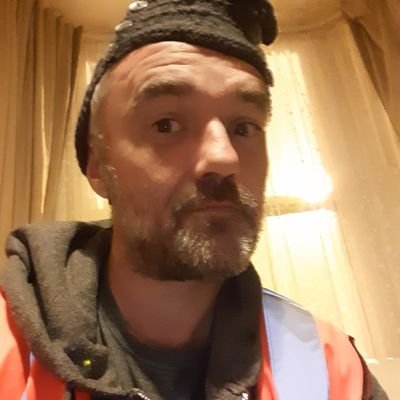 RobbRetro's profile picture. player of tunes, lover of life.