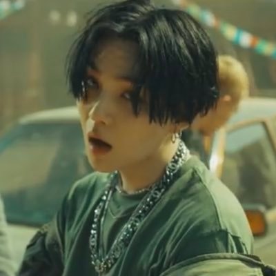 My love for Yoongi is at another level / @BTS_twt text me back you cowards